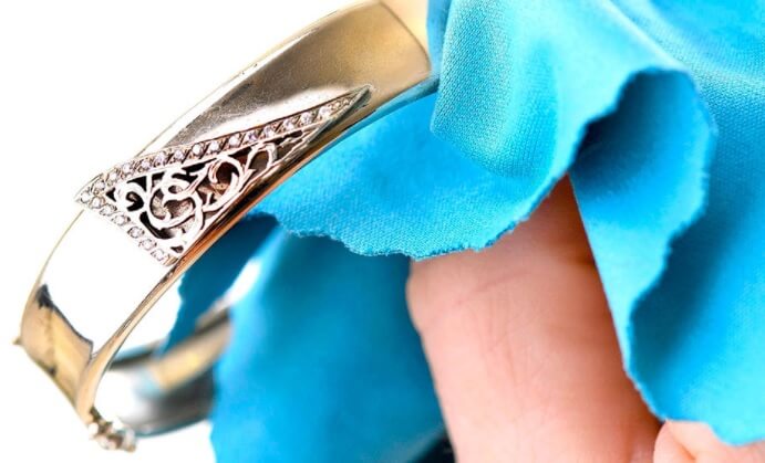 How To Polish Silver Jewellery